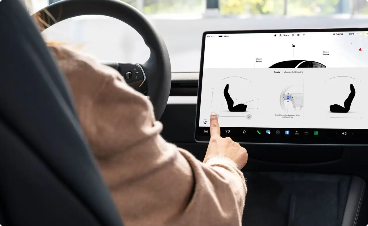 Tesla Model 3 Performance 2026, vista posteriore — Priveo Cars, Europa. Tesla Model 3 Performance 2026