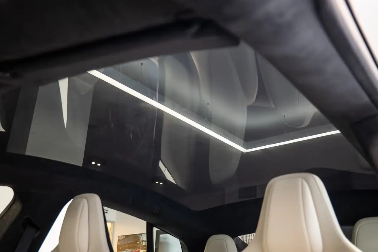 Tesla Model S Plaid 2025, esterno — Priveo Cars, Europa. Tesla Model S Plaid 2025